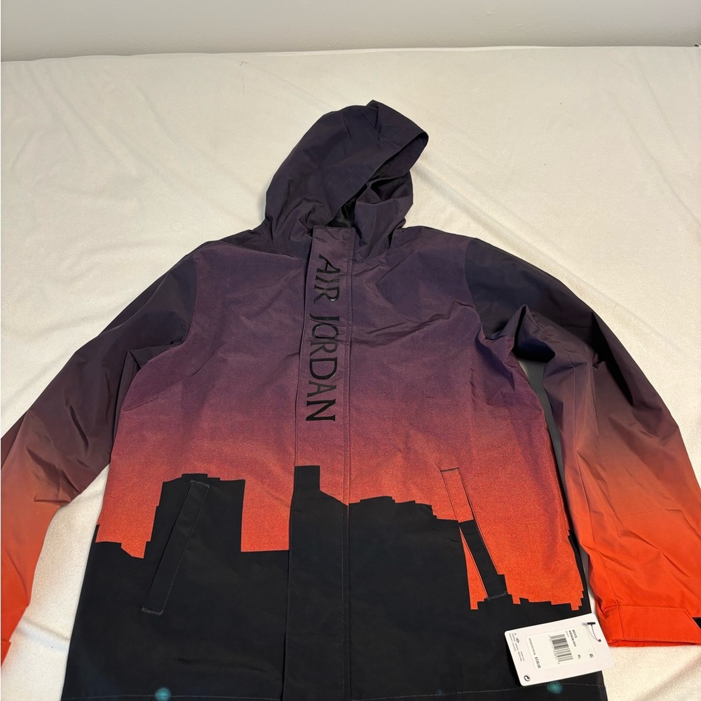 Jordan Boys XL Black and Orange Skyline Windbreaker